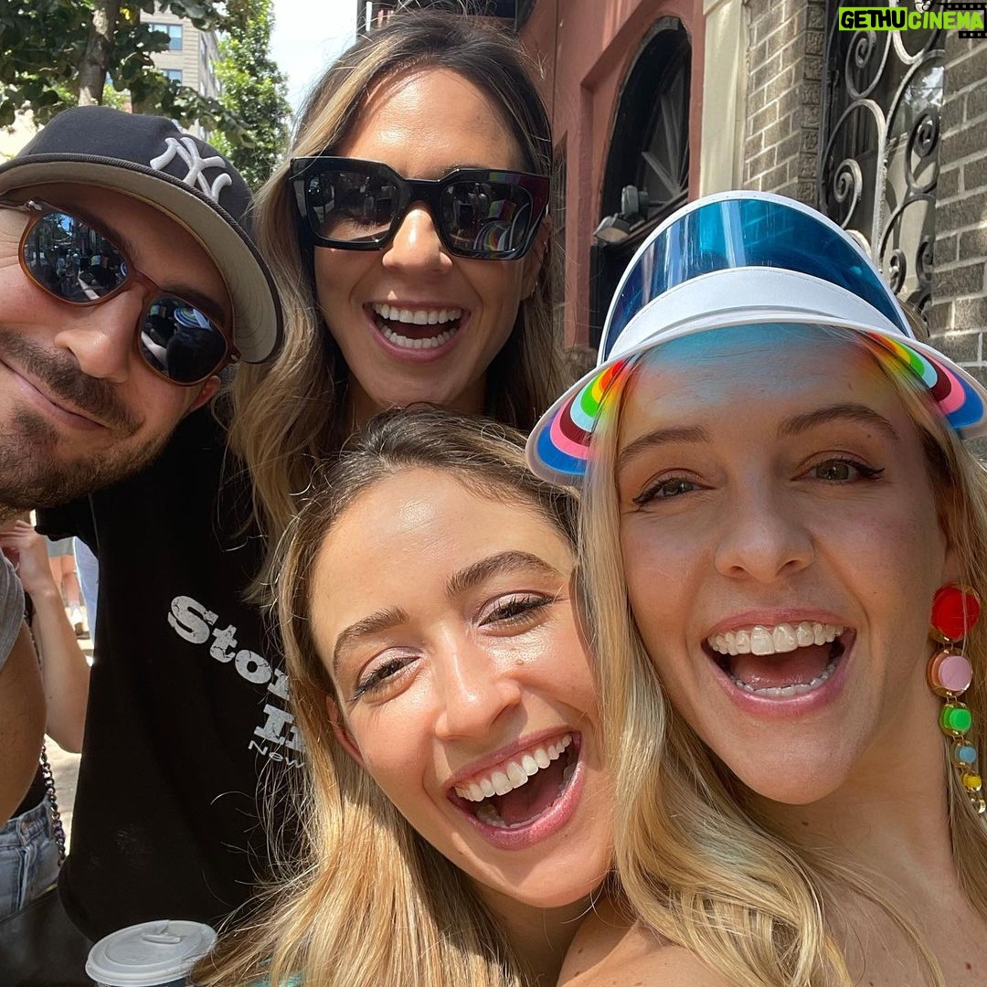 Heléne Yorke Instagram - We drank like we were 22, and are now dead and unable to tell the tale. From what I remember it was fun? What an explosion of joy to spend the day with 2 of our favs 🌈 Scroll for a tearful goodbye. I hope you ALL had a #happypride. Thank you @cubbyholebar for being simply the best 💞 Cubbyhole bar NYC