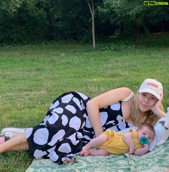 Heléne Yorke Instagram - I want you to paint me like one of your French girls. Prospect Park