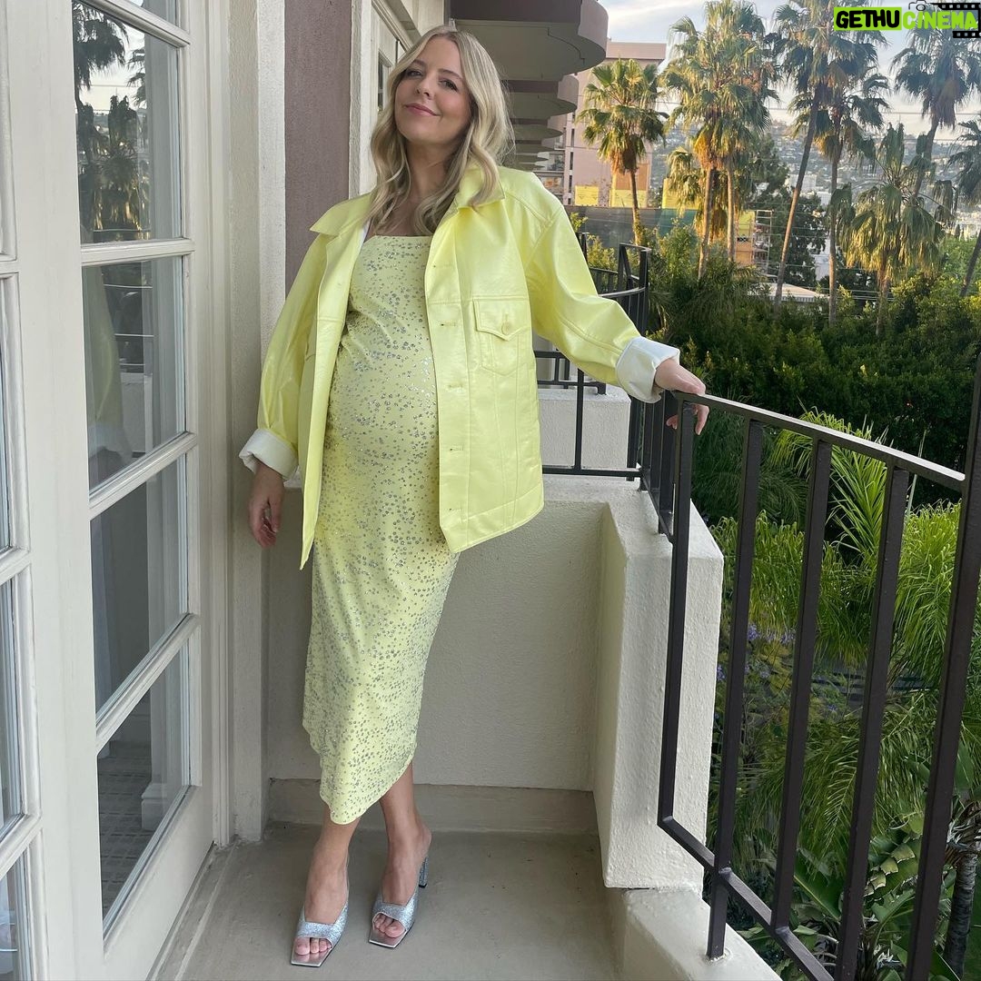 Heléne Yorke Instagram - Me and da babe got gussied for @fycartists and left fairy dust in our wake ✨ My wonderful stylist @sarahslutsky came up with SO many fun options. Things don’t have to be “maternity” to work! It’s just a different body to have a little fun with! Thanks all for making me feel like a damn Queen for my last little solo trip for a bit 🥰. Xoxo. . . . 💃🏼: @sarahslutsky 🐣: @tibi 👡: @wandler 💄: @kristinhilton 💁🏼♀️: @clarissanya