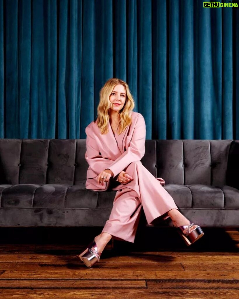 Heléne Yorke Instagram - Very excited to be featured in my lil’ hometown newspaper, the full blown @latimes!!! Comedy print issue out June 8 🤗 . . . . 💋@lisaaharon 👱‍♀️ @xaviervelasquez 👗 @sarahslutsky with @tibi and @stuartweitzman 📸 mary.kang