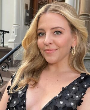 Heléne Yorke Instagram - OMG I FORGOT TO POST A LOOK. My absolute God. What am I here for if not to LET YOU ALL know that I looked good once?! Here I am wearing a dress, looking kewt, promoting our lil’ show at @newfest. 
.
.
.

👗: @stinegoyastudio
👡: @blacksuedestudio
💎: @tiffanyandco @demarson @ettika 
👛: @huntingseasonnyc 
Hair: @xaviervelasquez
Makeup: @lisaaharon
Styling: @sarahslutsky