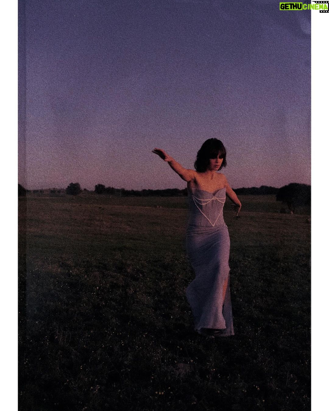 Helena Caldeira Instagram - This year was to crazy to do a recap post. For now. So I’ll just post one of my favorite photos with one of my favorite dress, that I didn’t get the opportunity to wear ( yet ), taken by my favorite person in my favorite place. Freedom and love was everything I had in my mind when I was taken this photos. It still is. And I just wish everybody would feel the same.