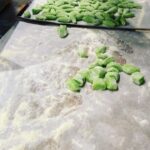 Henri Alén Instagram – Gnocchi❤️

Mikä on parempi paikka turista päivän polttavat puheenaiheet kun gnocchien äärellä. Paljon käsityötä jokaista pientä palleroa kohtaan, mutta sen tuntee sitten suussa. Pehmeä, kuohkea ja tuore gnocchi on parasta. Ja tietysti puikula perunasta. 

@restaurantfiasco , etelärannan pikku Italia❤️

#teamwork #gnocchi #fiasco? #pasta #bene #Helsinki #weloveitaly #handmade