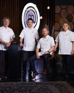 Henri Alén Instagram - MasterChef professional

7.9 se alkaa. Kasassa todella kova porukka alan ammattilaisia ja tehtävät sellaista temppurataa että heikompia hirvittää. 

Mutta kuka vie tittelin? Sitä saadaankin jännittää pimenevässä syksyssä🙌

#masterchefsuomi #mtv3suomi #mtvkatsomo #taasmennään #keklutkuntoon #syysherkut #judgelife