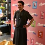 Henri Alén Instagram - Sold out. Ensiviikolla tempaistava Muru-baby vauvojen ravintola pop-up möi loppuun vajaassa päivässä, ja nyt pistetään parempaa pötyä pöytään😊. Menu: 🥦 Ranskalaista kasvispataa rapeuden kukkakaalirinkulouden kera 👶🏻👶🏻👶🏻 🐤 Kanaa ja bataattia A'la Muru 👶🏻👶🏻👶🏻 Mansikka-pannacottaa ja Puolukkavaahtoa Aikuisille: Sämpylä ja kahvi Saa nähdä millainen show tulee kun pikku herkkusuut valtaa ravintolan @redihelsinki 14-16.11 #murubaby #vauvat #herkkusuut #hyvämieli #redi #letscook #kokkaus #babies