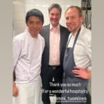 Henri Alén Instagram – Arigato @ebisu_endo !

What a unique experience it was to have Sushi-master Norihito Endo to visit @finnjavelhelsinki . Two different food cultures but so much similarities. Respecting the ingredients, cooking with delicate touches and joying the moments in life. 

Hope to see you back in Finland soon with your great staff. And i promise to take you in forests and lakes next time😊.

Iso kiitos kaikille jotka kävitte myös nauttimassa menusta, voin taata että kyökissä oli yhtä siistiä kuin salin puolella🥂

#ebisuendo #japan #finland #sushi #finnjävel #arigatogozaimasu #chefs