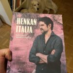 Henri Alén Instagram - Siinä se on! Oli niin mahtavat julkkarit että ei ehtinyt edes kuvia ottaa, mutta opus on nyt ulkona. Henkan Italia on minun ja @annukka.oksanen teos joka sisältää 75 reseptiä ja mennään ihan sinne Italialaisen ruoan ja ruokakulttuurin ytimeen. Jos rakastat Italialaista ruokaa niin tässä oiva kaveri😊. Nyt kokkaamaan ja unelmoimaan seuraavasta makumatkasta. #henkanitalia #readme #cookbook #out #inpaper #italiano #bene
