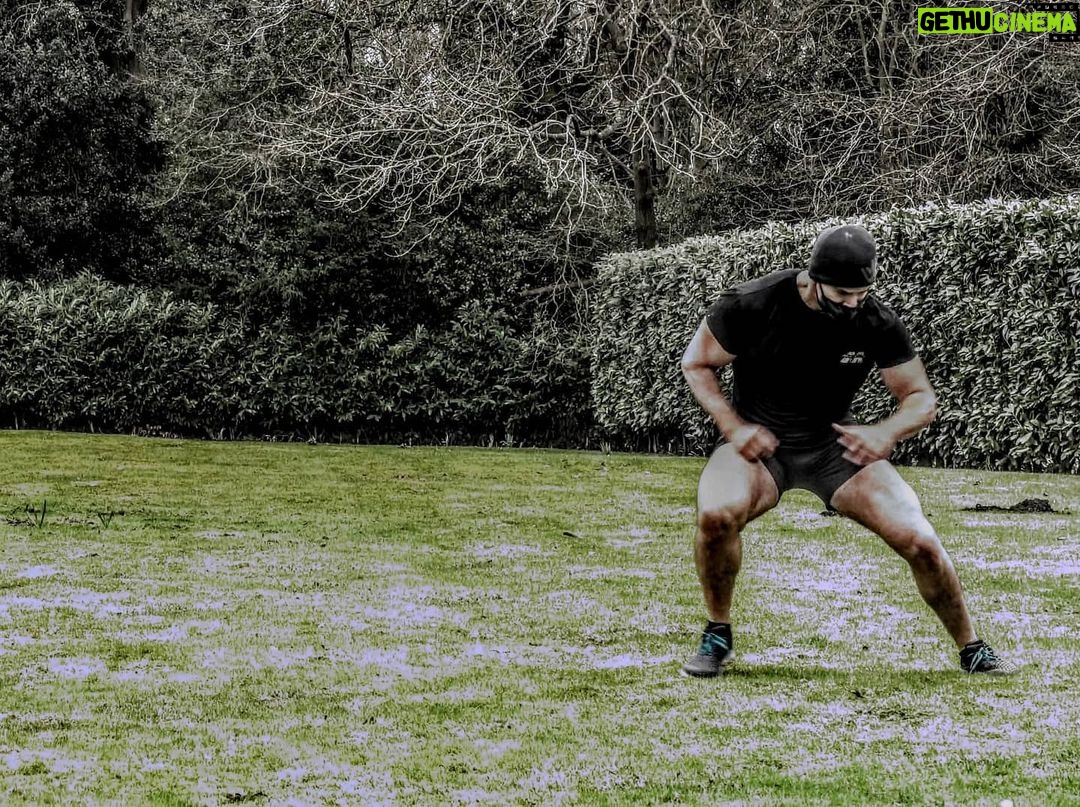 Henry Cavill Instagram - I may not be 100% Grass-fed but I do like my whey protein to be! Time to get mooving! @MuscleTech #100%GrassFedFed