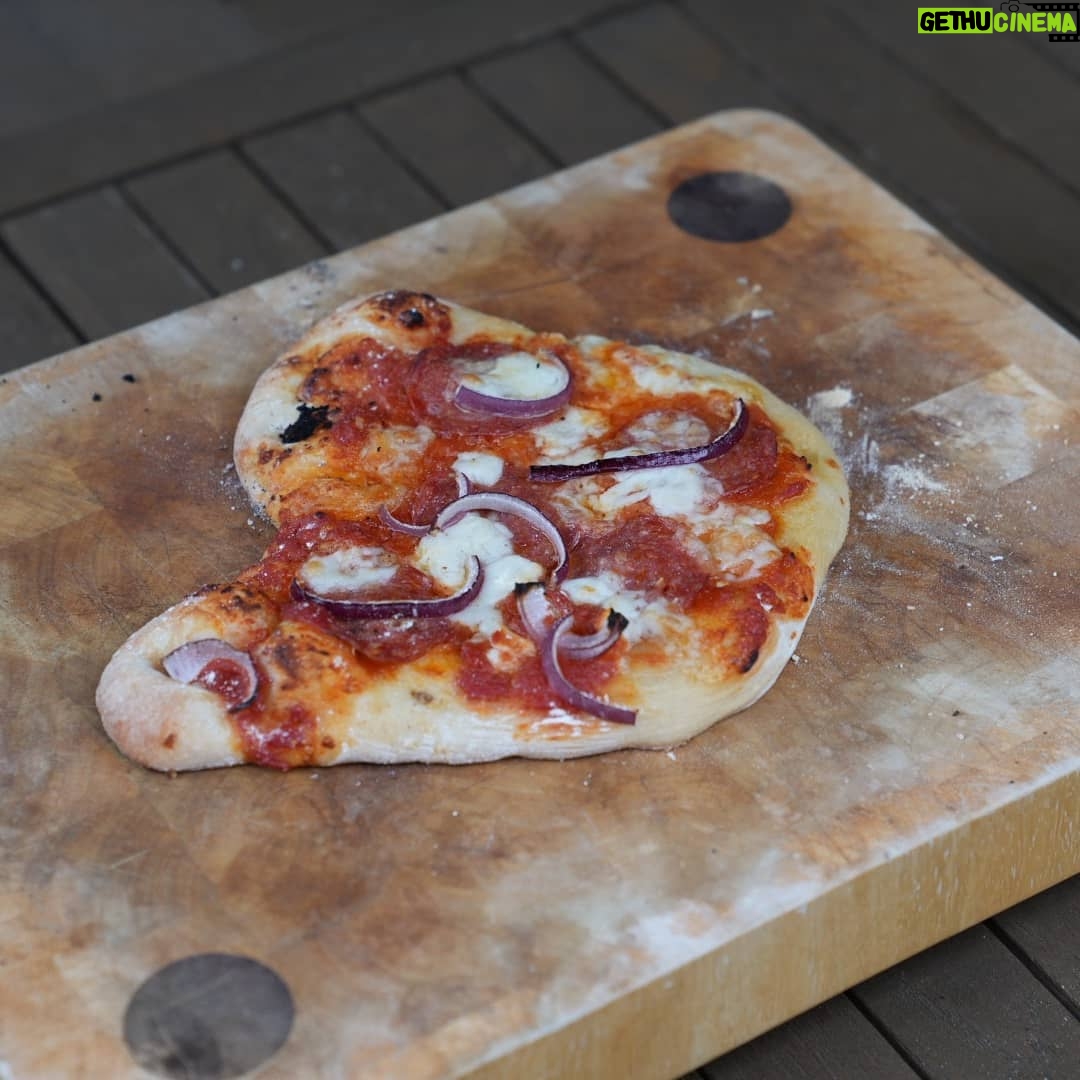 Henry Cavill - 2.9 Million Likes - First time cooking pizza on the Egg this weekend! I even risked it all and made my own dough last night. First one tasted ok, but looks like Kal made it while drunk, so I ended up cranking the heat to 370-400C (700-750F) and making the bases suuuper thin, which may have just done the trick! My topping placement still needs work, though.
Swipe for pizzas 1,2&3