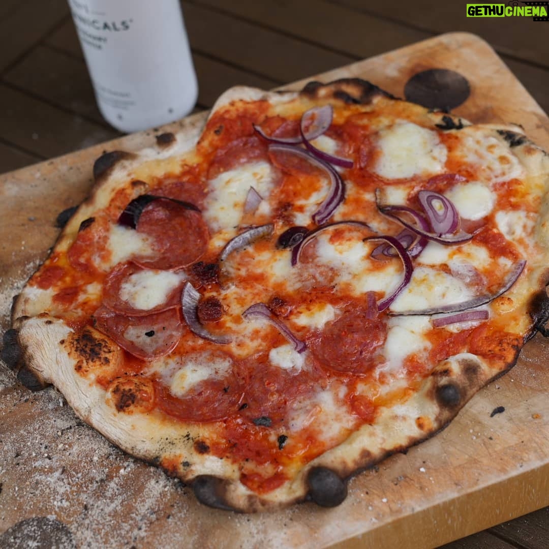 Henry Cavill - 2.9 Million Likes - First time cooking pizza on the Egg this weekend! I even risked it all and made my own dough last night. First one tasted ok, but looks like Kal made it while drunk, so I ended up cranking the heat to 370-400C (700-750F) and making the bases suuuper thin, which may have just done the trick! My topping placement still needs work, though.
Swipe for pizzas 1,2&3
