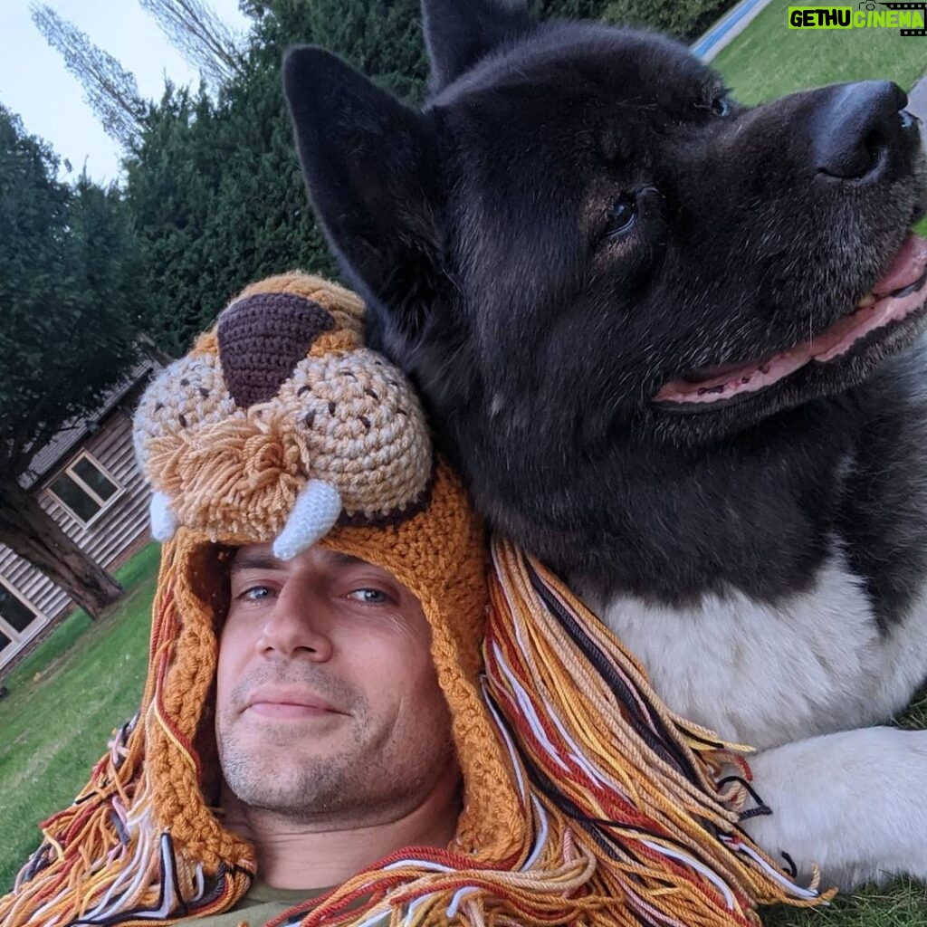 Henry Cavill Instagram - Just a man, a dog, and his lion hat. Next Sunday is the official day, at long last, for The Durrell Challenge! For those running it virtually, it can be done on Saturday, Sunday, or Monday! Whichever day you choose, we'll all be doing it for the greater good of our planet, and all the species living on it. Speaking of the virtual run, to protect the health and the jobs of my fellow cast and crew here on The Witcher, I've decided to err on the side of caution and stay local to do my very own Durrell Challenge, rather than travel to Jersey. Saturday will be my day! Which day is yours? @TheDurrellChallenge @Durrell_JerseyZoo #DoItForDurrell #HenrysHats #Kal