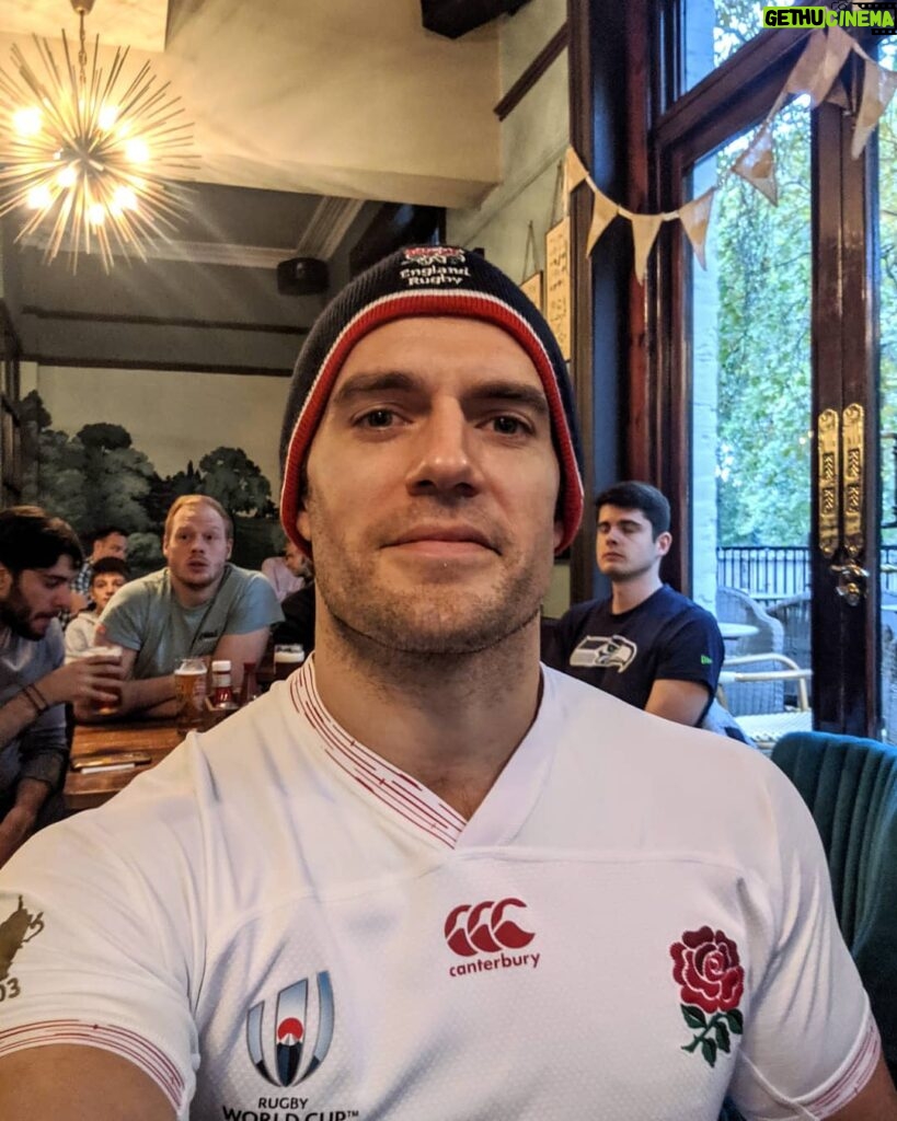 Henry Cavill Instagram - Half time for the biggest match of the Rugby World Cup 2019 so far!! England Vs New Zealand. England have come out swinging!!! Everything to play for still. The All Blacks (New Zealand) are always dangerous.....and so are we. C'Mon England!!! #England #Rugby #RWC2019 #NewZealand