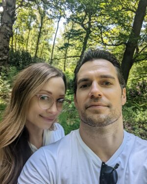 Henry Cavill Instagram - Our Durrell Challenge is officially complete! We decided to walk it today, mostly because I've had the nine shades of hell beaten out of me through two weeks of fight scenes, and ma body wasn't ready for a 13km run! I also suspect that Natalie may have broken her foot a little while ago, so I'm utilising her injury as a convenient excuse for me! 

I hope you've all enjoyed your Durrell Challenge experiences so far! 

@TheDurrellChallenge
@Durrell_JerseyZoo
#DurrellChallenge