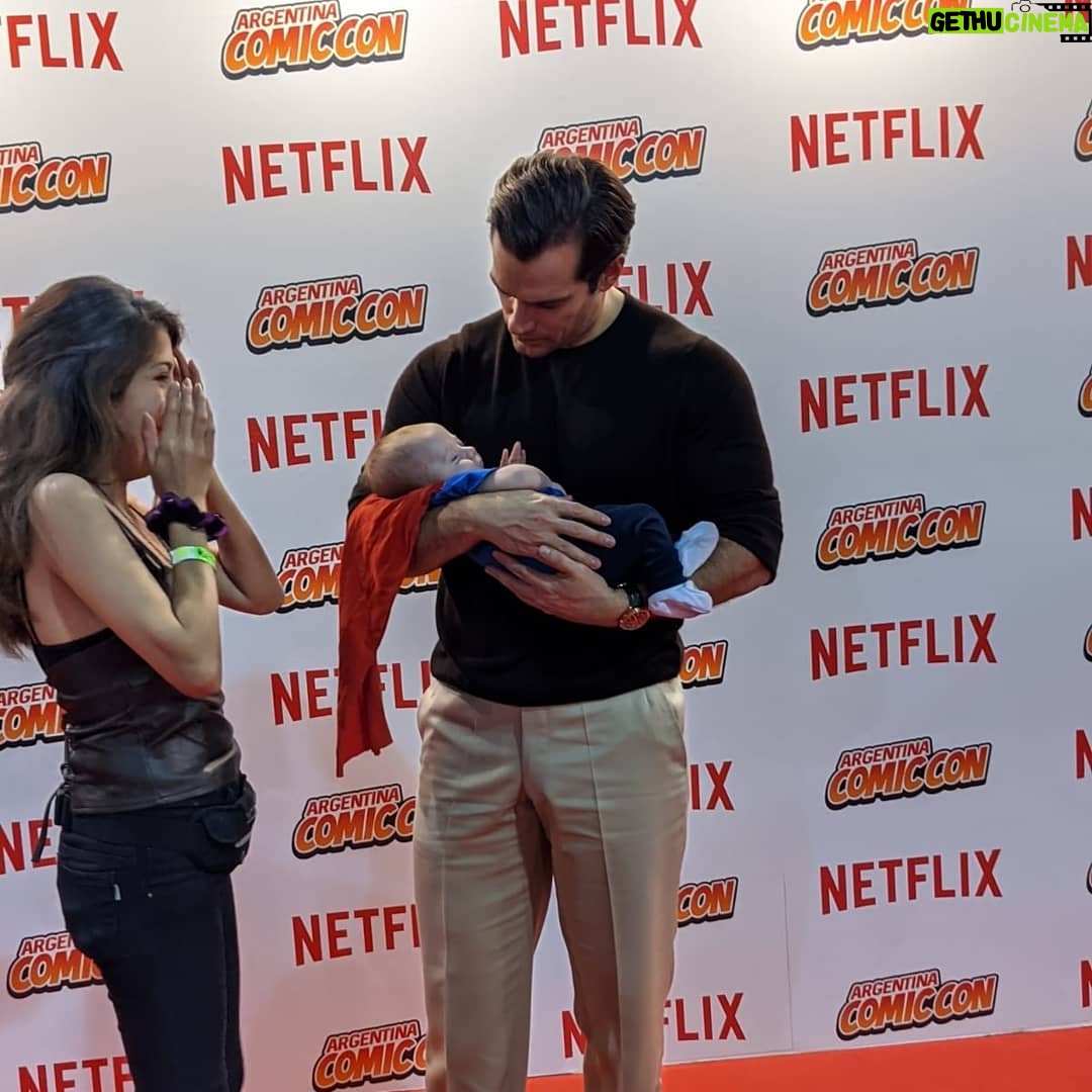 Henry Cavill Instagram - As I'm sure you may know by now, I am in Sao Paulo, buuuuuut I just wanted to give a big shout out and a thank you to the fans in Buenos Aires! It was so wonderful to meet, see and hear you all! A thank you to Shawn Mendes as well, pretty sure I borrowed some of your fans outside the hotel! Argentina, I will be back! Most definitely, I will be back. #TheWitcher #BuenosAires #Argentina