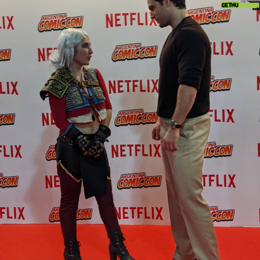 Henry Cavill Instagram - As I'm sure you may know by now, I am in Sao Paulo, buuuuuut I just wanted to give a big shout out and a thank you to the fans in Buenos Aires! It was so wonderful to meet, see and hear you all! A thank you to Shawn Mendes as well, pretty sure I borrowed some of your fans outside the hotel! Argentina, I will be back! Most definitely, I will be back. #TheWitcher #BuenosAires #Argentina