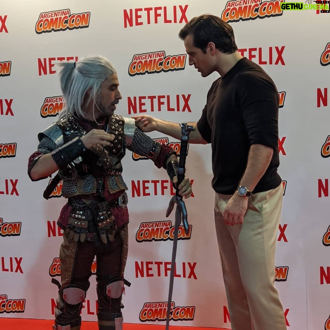 Henry Cavill Instagram - As I'm sure you may know by now, I am in Sao Paulo, buuuuuut I just wanted to give a big shout out and a thank you to the fans in Buenos Aires! It was so wonderful to meet, see and hear you all! A thank you to Shawn Mendes as well, pretty sure I borrowed some of your fans outside the hotel! Argentina, I will be back! Most definitely, I will be back. #TheWitcher #BuenosAires #Argentina