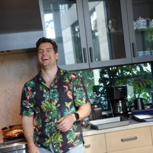 Henry Cavill Instagram - I like to go radio silent over the Christmas period. Gives me time to be myself and spend quality time with the people who are in front of me. It also allows for full focus on the Christmas cooking! Of which a lot was done! My brother and I spent a lot of time around the big green egg! All the food we put on there just won't fit into this post so you'll just have to imagine it! The Christmas dinner cook was the most taxing, but the most rewarding. I got a heritage Turkey this year, and will defo do that again! Soooooo good, especially when cooked very slowly at low temps covered in bacon! 

As fun as all that eating and drinking was, it's time to get into my training for this New Year! Tomorrow it all begins anew, and with renewed vigour!