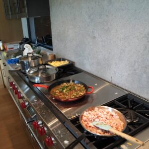 Henry Cavill Instagram - I like to go radio silent over the Christmas period. Gives me time to be myself and spend quality time with the people who are in front of me. It also allows for full focus on the Christmas cooking! Of which a lot was done! My brother and I spent a lot of time around the big green egg! All the food we put on there just won't fit into this post so you'll just have to imagine it! The Christmas dinner cook was the most taxing, but the most rewarding. I got a heritage Turkey this year, and will defo do that again! Soooooo good, especially when cooked very slowly at low temps covered in bacon! 

As fun as all that eating and drinking was, it's time to get into my training for this New Year! Tomorrow it all begins anew, and with renewed vigour!