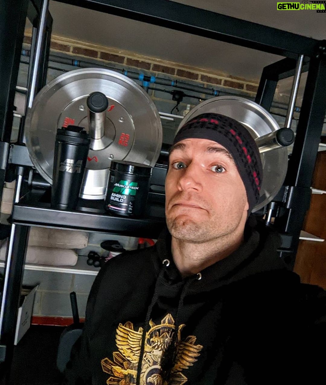 Henry Cavill Instagram - Leg day today! Haven't done them in a while so I will probably suffer a wee bit! But I've got my Amino Build, which you can see is oh so naturally located just over my shoulder! (Fancy that). The BCAAs (Branch Chain Amino Acids) found in Amino Build will assist in making sure I experience muscle protein synthesis rather than muscle protein breakdown! Which is mucle breakdown Vs muscle repair and building! Obviously I prefer the building and repair. #AminoBuild #LegDay @MuscleTech