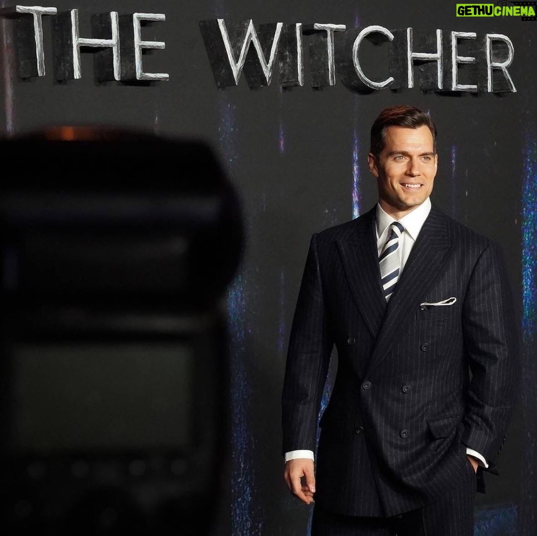 Henry Cavill - 1.8 Million Likes - Says everything on the tin, right there.