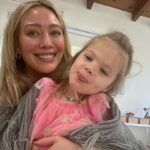 Hilary Duff Instagram - My little angel girls! I got to read my books at their school today🥰 what a treat 🍭