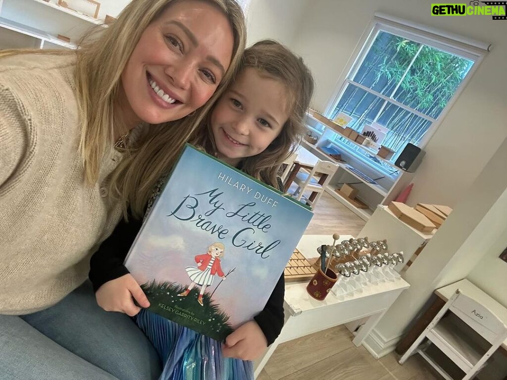 Hilary Duff Instagram - My little angel girls! I got to read my books at their school today🥰 what a treat 🍭
