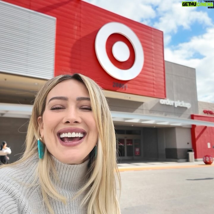 Hilary Duff Instagram - I had the ✨JOY✨ of surprising Target Circle members with $500 GiftCards. It was so much fun to help Target make the holidays brighter for a few lucky shoppers. (Target Circle members are getting all sorts of perks this holiday season, so sign up if you haven’t already. It’s free to join!) Since my kids love a Target run as much as I do, I had to bring home the Target mini shopping cart and cash register – so cute! 😍 #TargetPartner #HolidayJoy