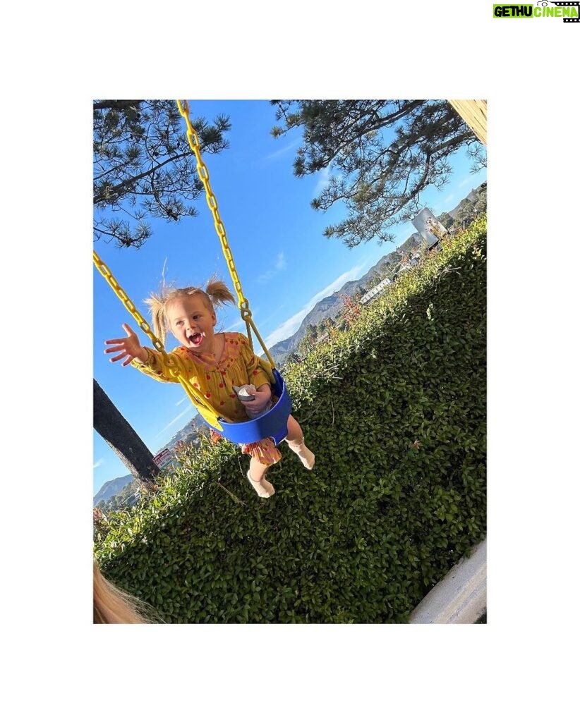 Hilary Duff Instagram - November 🍂🧡