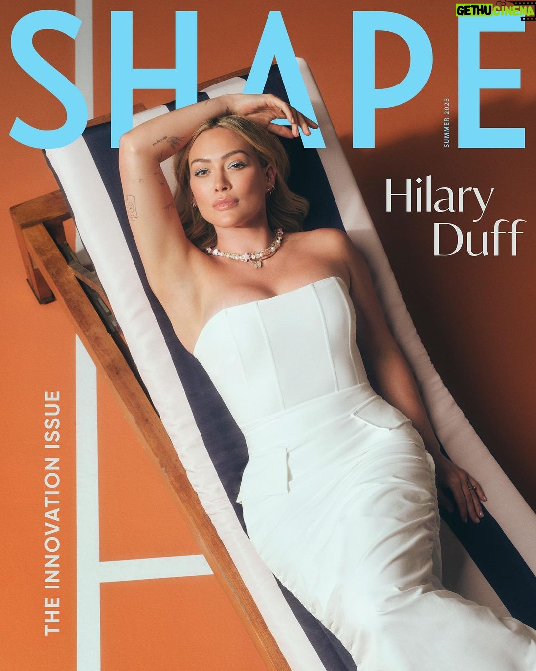 Hilary Duff Instagram - The honest truth: we fangirled HARD over our Innovation Issue cover ⭐️ @hilaryduff. Like many, we grew up on Duff’s particular brand of lovable, earnest, and adorably dorky with Lizzie McGuire, dreamed of working a glossy “big girl” job à la Duff’s Kelsey Peters in Younger, and are still figuring out how to navigate the challenges of dating and adulthood like How I Met Your Father’s Sophie. But in sitting down with Duff for this interview, she spoke to us about the character she’s yet to play (on screen that is): a mother, the rewarding role in her life which she says leaves her feeling simultaneously like superwoman — and roadkill. Visit the #linkinbio to read how Duff balances a busy career with three kids, a new hobby, and of course — self-care time. Writer: @rozalynnfrazier Photographer: @jonnymarlow Cinematographer: @bsmith_bs Stylists: @elkin Makeup: @kdeenihan Hair: @nikkilee901 Manicurist: @ashlie_johnson Set Design: @iloveamyjo Assistant Camera: @sullivan_dereks GM: @hayleysmason Creative Director: @jennabrillhart Photo Director: @kellychiello Video Director: @justinedg3 Fashion Direction: @corinnepl Production Assistant: @amanda.lauro Designer: @mehrozkapadia Booking: @talentconnectgroup