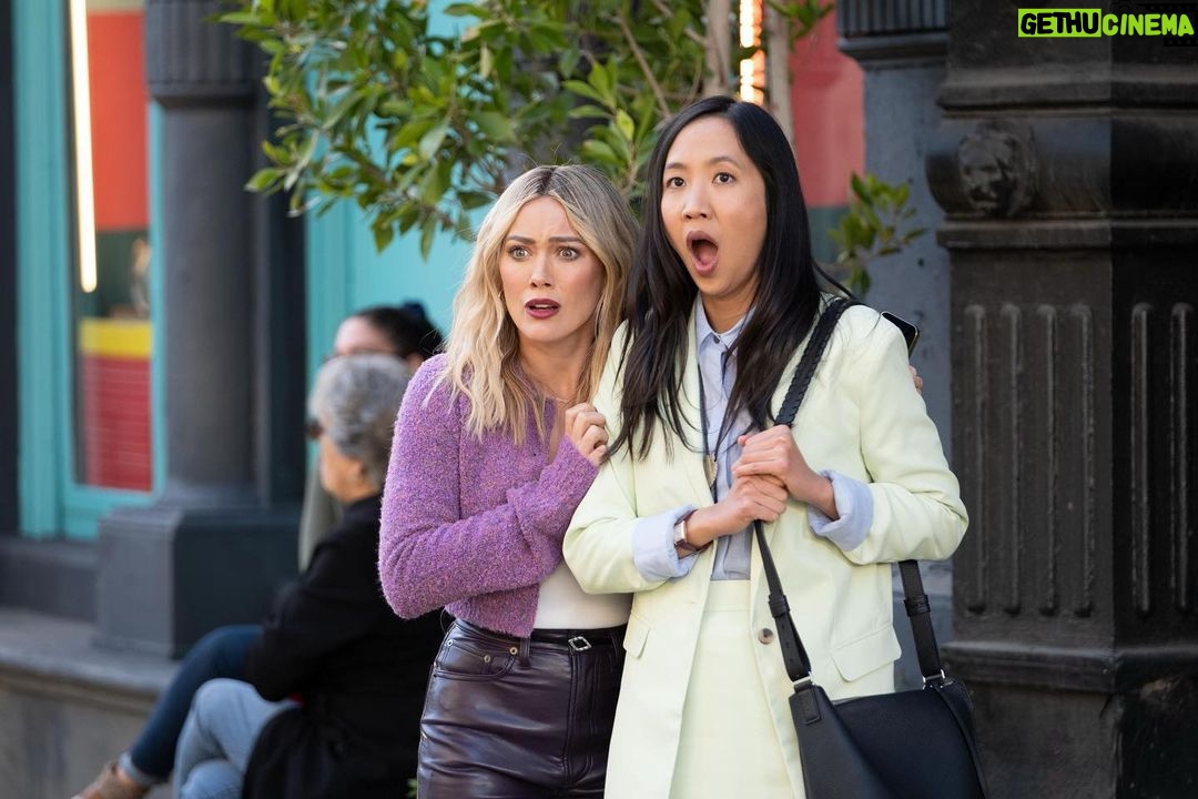 Hilary Duff Instagram - Working girls - stay on that grind! 🥬 🥬 🥬 ! Who watched last nights epi ? And who can’t stop singing our tune??? Miss you @hanktina 🥹 miss you @himyfonhulu