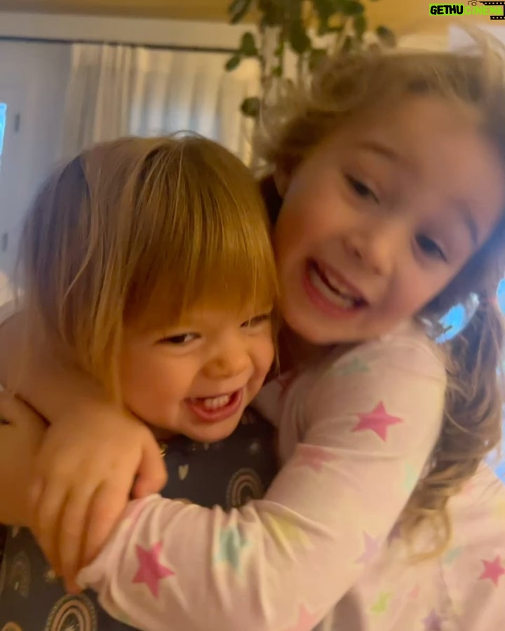 Hilary Duff Instagram - Everything is just better with …and because of you. ♥️ Happy Father’s Day to you! We love you beyond and thanks for always carrying all the stuff I pack… I set you up nice for this @matthewkoma …. Let’s hear it 🙄😊