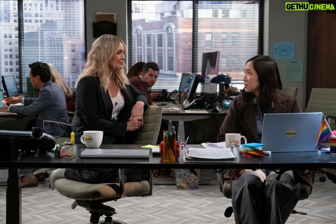 Hilary Duff Instagram - Working girls - stay on that grind! 🥬 🥬 🥬 ! Who watched last nights epi ? And who can’t stop singing our tune??? Miss you @hanktina 🥹 miss you @himyfonhulu