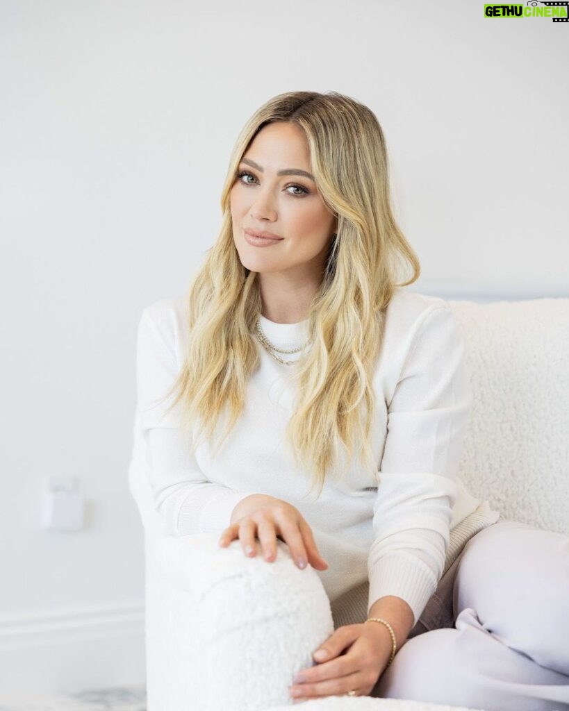 Hilary Duff Instagram - Home is my happy place. That's why I'm so excited to launch Below 60º, a line of natural home fragrance products that you can feel good about bringing into your space. Becoming a mom meant becoming more conscious and cautious about the products I use -- so we've gone to the ends of the earth to develop unique, 100% natural fragrances from responsibly sourced ingredients. I can't wait to share them with you. They're fresh and fantastic and so much fun.