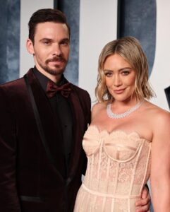 Hilary Duff Instagram - Two late nights out and we’ve hit our yearly quota 💫 @vanityfair & @gettyentertainment #VFOscars #VanityFairOscarParty