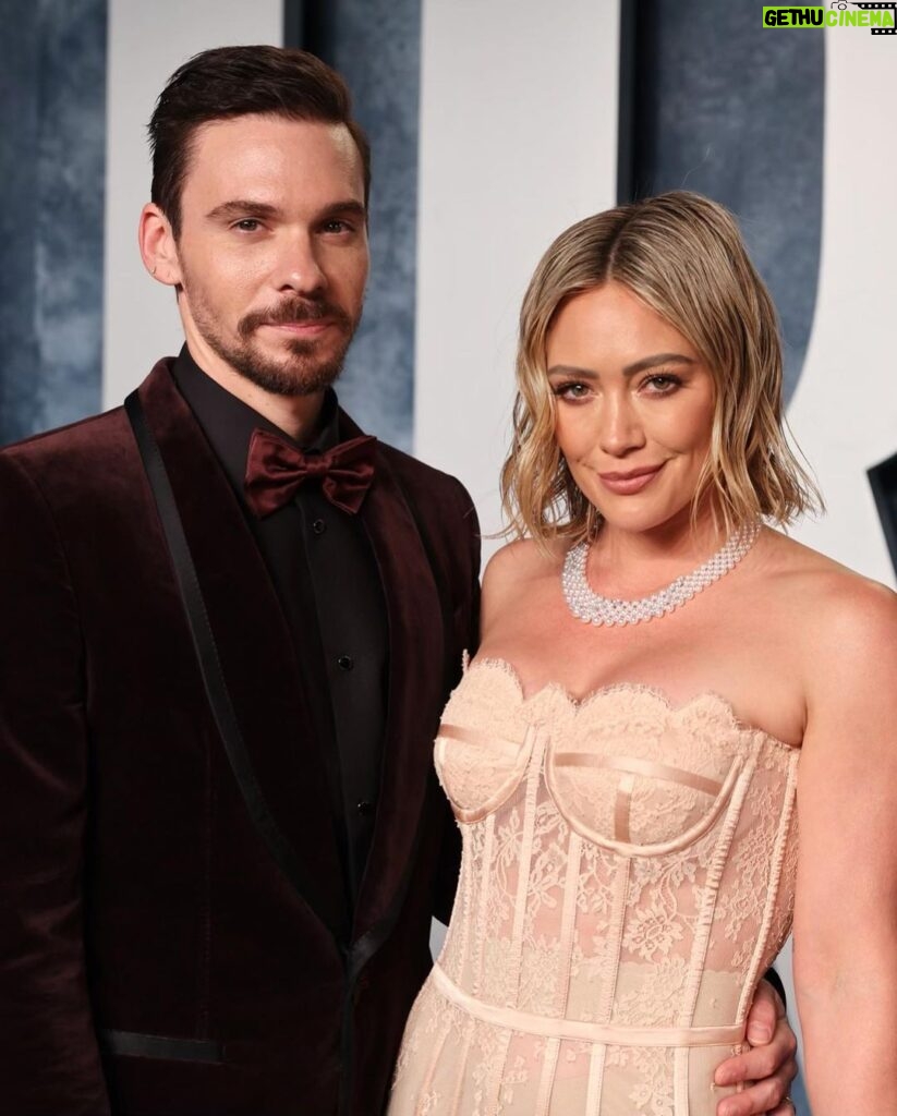 Hilary Duff Instagram - Two late nights out and we’ve hit our yearly quota 💫 @vanityfair & @gettyentertainment #VFOscars #VanityFairOscarParty
