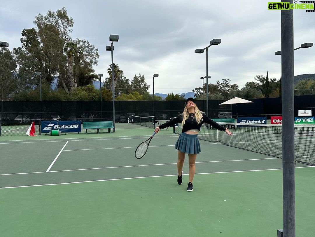 Hilary Duff Instagram - YOU +sleep+other things we did+ food+tennis+ Ojai = ☄️