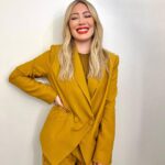 Hilary Duff Instagram - This Monday I’m on the @kellyclarksonshow I’m kind of obsessed with her and it’s the most fun of all the shows because I could just chat and chat with her forever. This is my official pitch to be friends irl ?? Kelly? Kelly? are you there??? Check local listing for times !