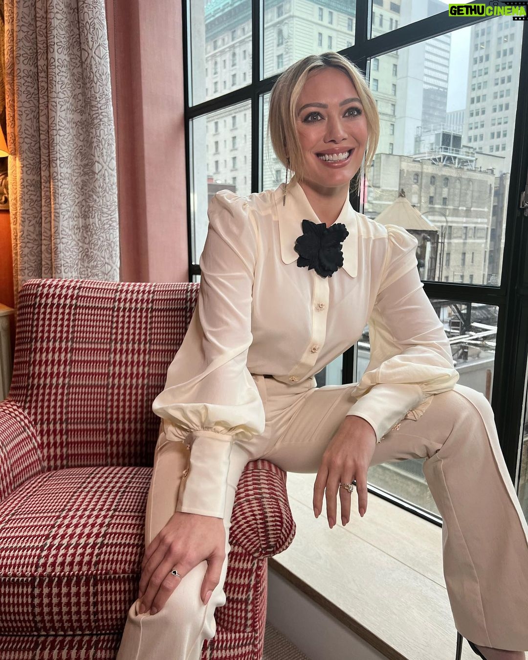 Hilary Duff Instagram - Put clean clothes on for @livekellyandryan! Tune in tomm @ 9am!