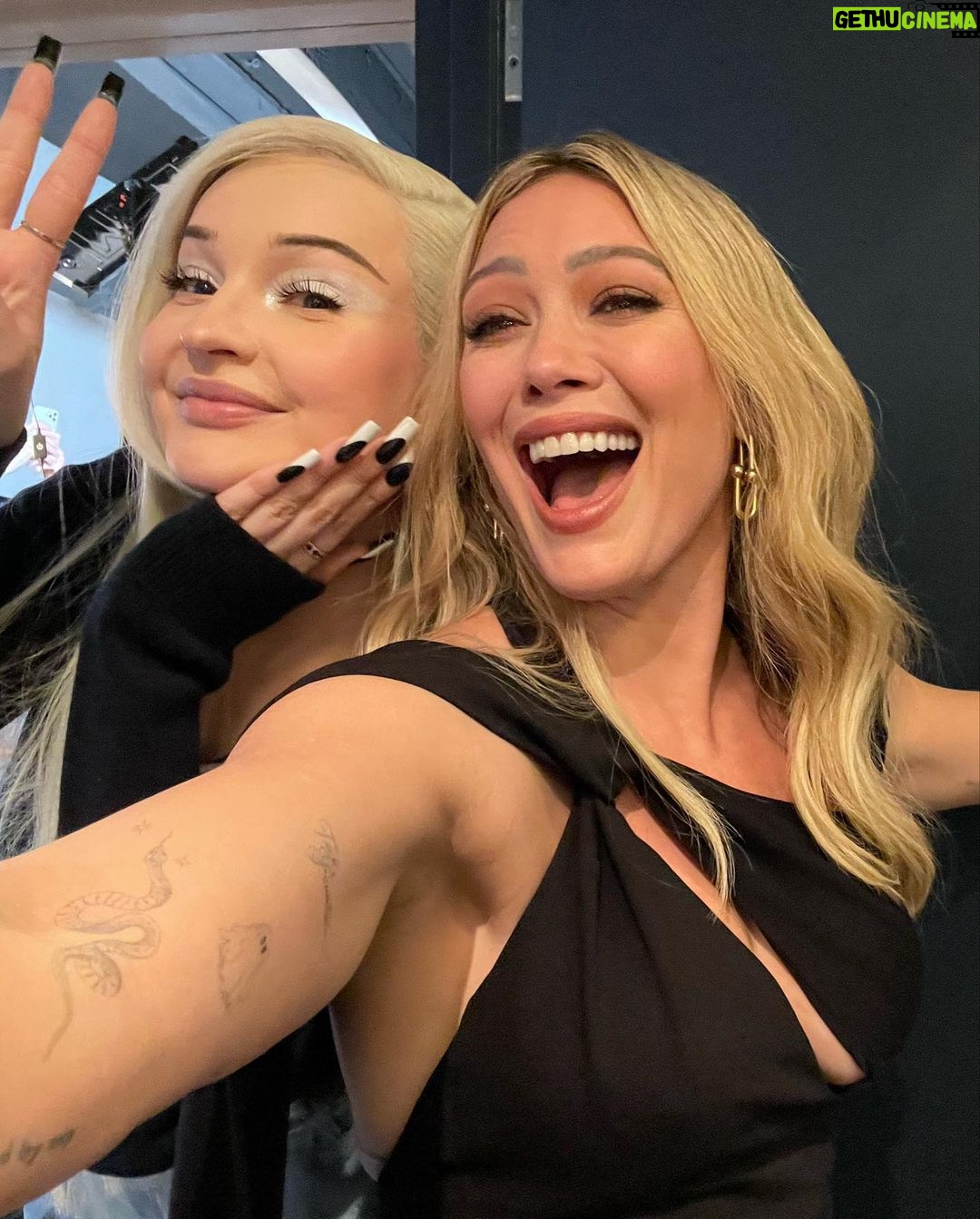 Hilary Duff Instagram - Always a fun time with @latenightseth annnnnnnnnd @kimpetras cmooooooon❤️🔥❤️🔥