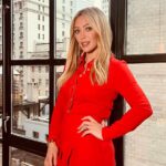 Hilary Duff Instagram - Early morning poses because this morning I’m up for @goodmorningamerica and not packing lunches and trying to brush toddler hair