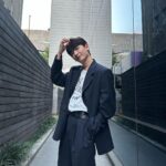 Hong Eun-ki Instagram - 뜻깊은 날 함께해주셔서 고맙습니다🖤 좋은 하루, 편한 밤 되세요 :) #미리생일 #earlybirthday