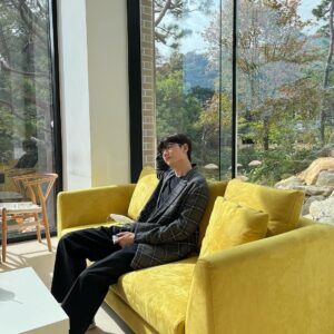 Hong Eun-ki Instagram - 이게 얼마만의 카페람🙂🙃