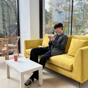 Hong Eun-ki Instagram - 이게 얼마만의 카페람🙂🙃
