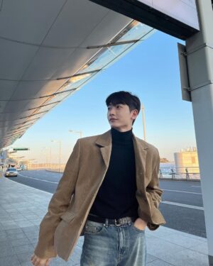 Hong Eun-ki Instagram - 🇰🇷-✈️-🇻🇳