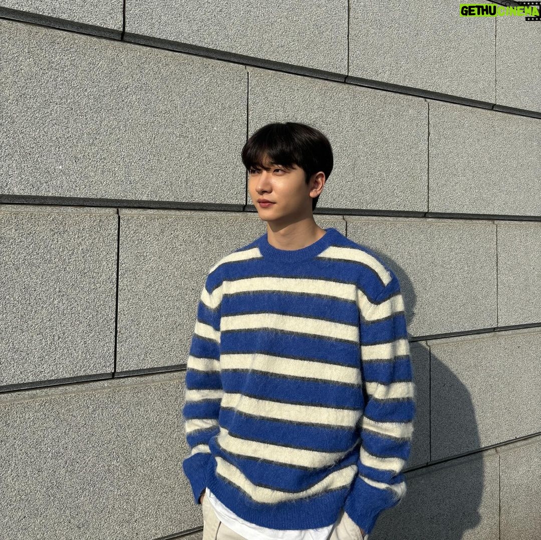 Hong Eun-ki Instagram - 오늘 밤에도 재준이와 함께 👍🏻 KBS 별관