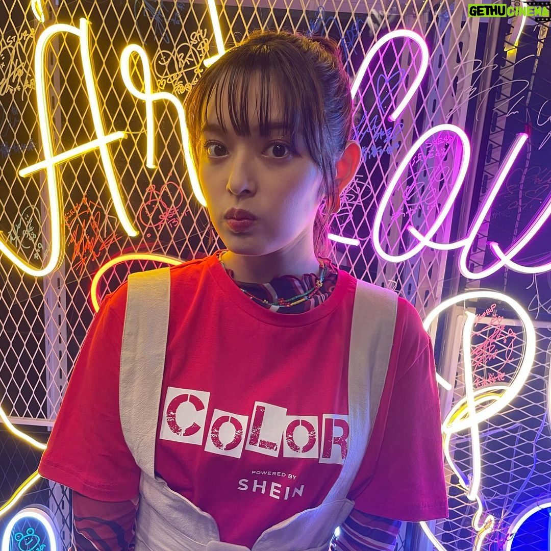 Honoka Yahagi Instagram - #COLORZwithSHEIN にお越しいただきありがとうございました😊 皆さんと一緒に、音楽とファッションと、とても充実した時間を過ごせました✨ 皆さんの一人一人の元気なお顔が見られたのがとっても嬉しかった♥️ 素敵な夏の1ページになったことを願って☺️ 3枚目、今日の衣装はこんな感じ🙌🏻 SHEIN割引クーポン:COLORZ #SHEINforall #SHEINコーデ