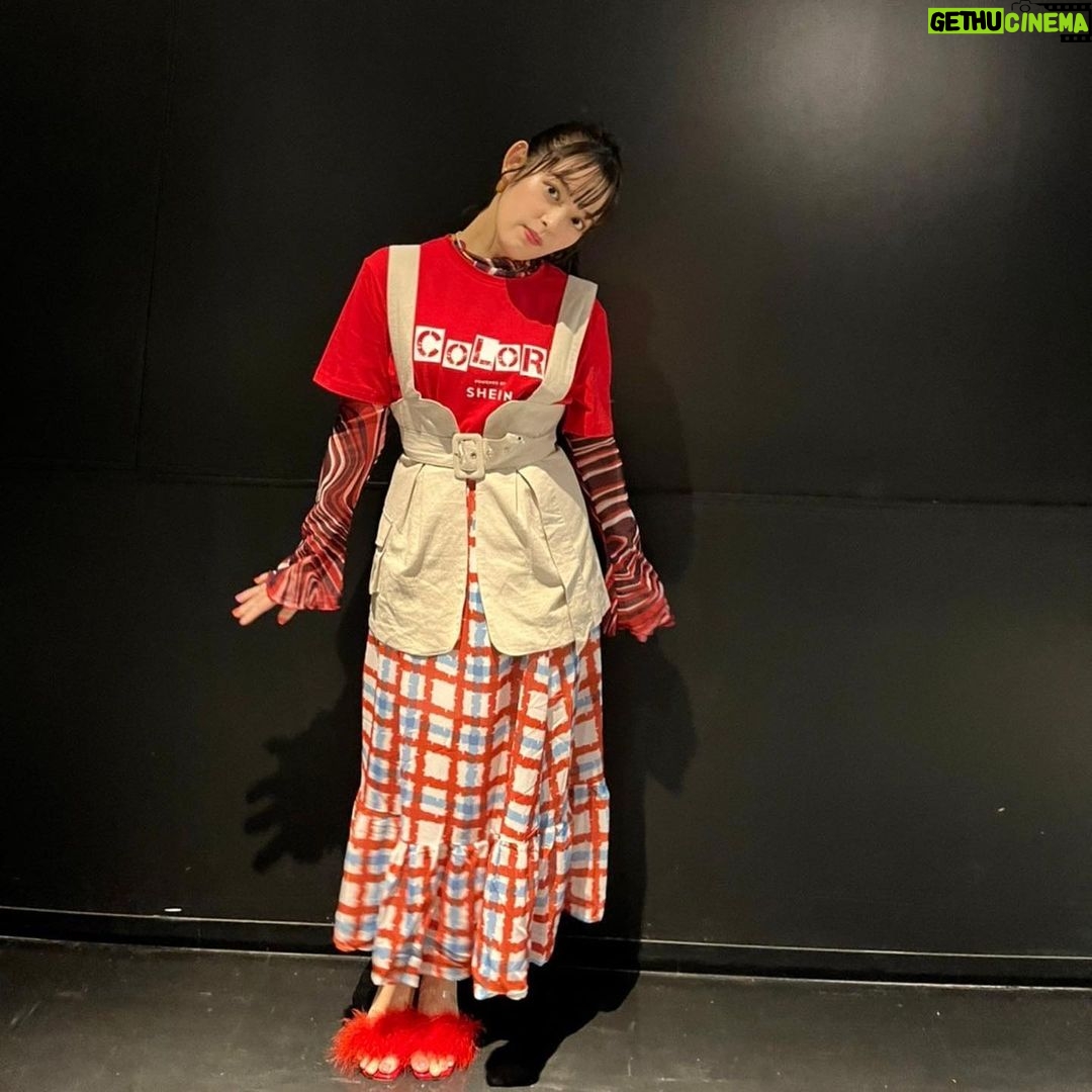 Honoka Yahagi Instagram - #COLORZwithSHEIN にお越しいただきありがとうございました😊 皆さんと一緒に、音楽とファッションと、とても充実した時間を過ごせました✨ 皆さんの一人一人の元気なお顔が見られたのがとっても嬉しかった♥️ 素敵な夏の1ページになったことを願って☺️ 3枚目、今日の衣装はこんな感じ🙌🏻 SHEIN割引クーポン:COLORZ #SHEINforall #SHEINコーデ
