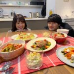 Honoka Yahagi Instagram - 今日から、TELASA(テラサ)オリジナルドラマ「主夫メゾン」配信スタートです✨ 一果が家に帰るとこんな豪華なお料理がっ😍 美味しそうぅぅ🤤 是非ご覧ください💕 #主夫メゾン #テラサ