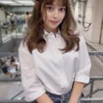 Honoka Yahagi Instagram - シャツなんて今まであんまり着なかったけど、もうすぐ25歳だから大人っぽく✨😚 可愛いお洋服もカッコいいお洋服も素敵だから、全部着たくなっちゃうねっ🙊💕