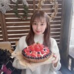 Honoka Yahagi Instagram - イチゴのタルトを母と作ってみた🍓 2枚目から狙われてるの図。
